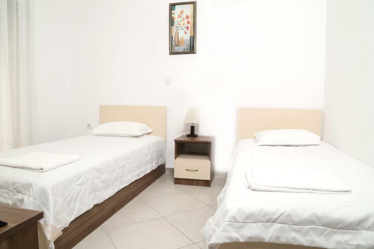 Sinanis Family Apartments เกราโมตี ภายนอก รูปภาพ