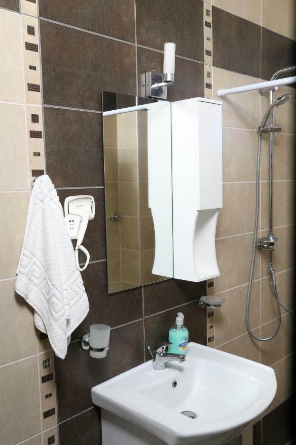 Sinanis Family Apartments เกราโมตี ภายนอก รูปภาพ